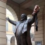 Estatua-Luciano-Pavarotti