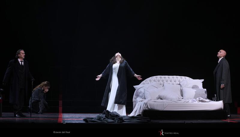 escena-traviata-teatro-real-2020