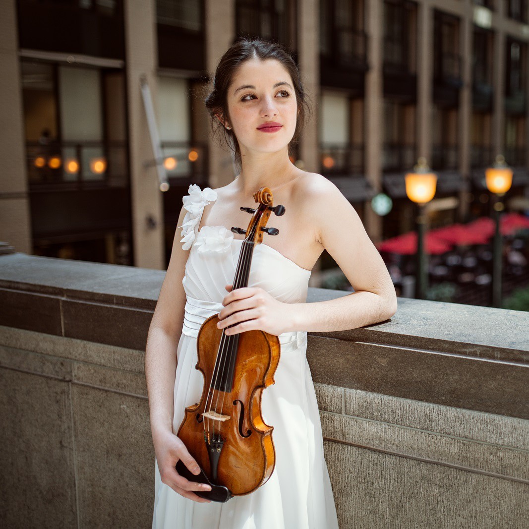 La Philharmonia Orchestra regresa a España del 10 al 13 de enero para ofrecer una gira de cuatro conciertos en los escenarios de Madrid, Barcelona y el Festival Internacional de Música de Canarias. Marin Alsop, principal directora invitada de Philharmonia, estará al frente de la formación y contará con María Dueñas como solista invitada. El programa en Ibermúsica estará conformado por el Concierto para violín op. 35 de Korngold, Romeo y Julieta (suite) de Prokófiev y la presentación en Madrid de Strum de Jessie Montgomery.