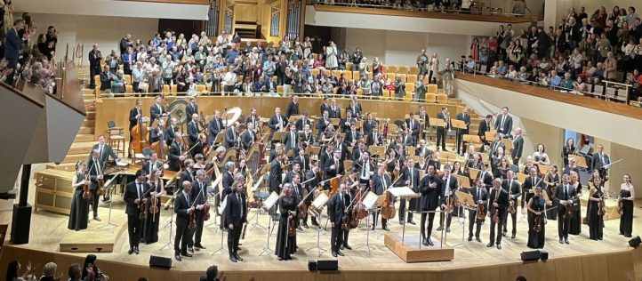 IncandescenciaObras de Verdi, Tchaikovsky y Shostakóvich. Miriam Prandi, violonchelo. musicAeterna. Dirección musical: Teodor Currentzis. La Filarmónica 24/25. Sala Sinfónica. 8 de octubre  