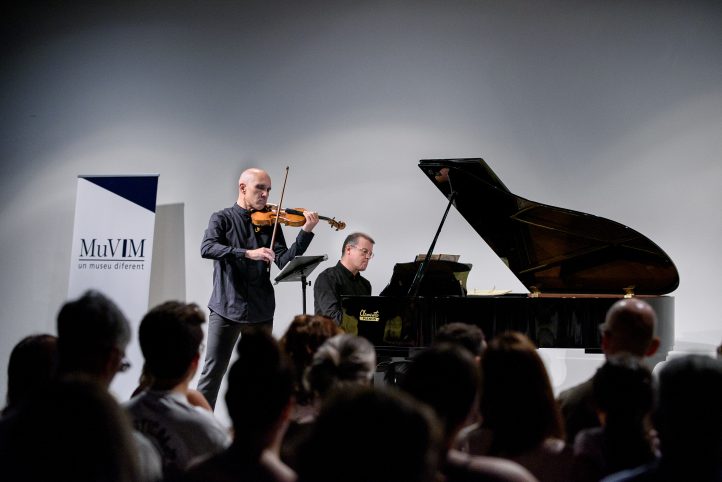 Picasso, homenajeado con causaCONCERTS AL MUVIM. Recital de Miguel Borrego (violín), Carlos Apellániz (piano). Pro­gra­ma: Obras de Stravinski, Honegger, Satie y Poulenc. Lu­gar: València, Museu Valencià de la Il·lustració i de la Modernitat (Sala d’Actes). Entrada: Alrededor de 220 espectadores. Fecha: Domingo, 20 octubre 2024.