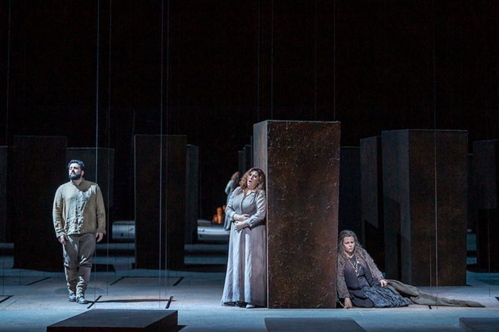 Les Arts sube a escena uno de los títulos más aclamados de Verdi: Il trovatore. Con esta ópera, el teatro valenciano reinicia su actividad tras la difícil situación ocasionada por la DANA en la provincia. Olga Maslova, Antonio Poli y Ekaterina Semenchuk encabezan un reparto que estará comandado desde el foso por Maurizio Benini, con puesta en escena de Àlex Ollé.