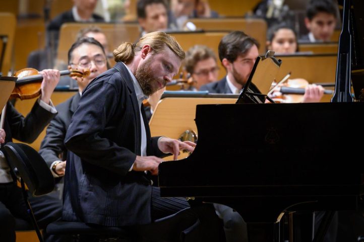 Una prueba para Gustavo GimenoObras de Gershwin, Prokofiev, Ravel y Respighi, Poulenc. Denis Kozhukhin, piano. Iveta Apkalna, órgano. Orquesta Filarmónica de Luxemburgo. Director: Gustavo Gimeno. Ibermúsica. Auditorio Nacional. Madrid, 6 y 7 de noviembre.