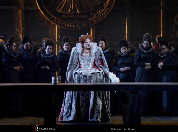 Comentarios en la prensa: Maria Stuarda en el Teatro RealMaria Stuarda de Donizetti. Aigul Akhmetshin, Lisette Oropesa, Ismael Jordi, Roberto Tagliavini, Andrzej Filonczyk, Elissa Pfaender. Coro y Orquesta Titulares del Teatro Real. Dirección de escena y vestuario adicional: David McVicar. Escenografía: Hannah Postlethwaite. Vestuario: Brigitte Reiffenstuel. Iluminación: Lizzie Powell. Dirección musical: José Miguel Pérez-Sierra. Teatro Real. Madrid, 14de diciembre de 2024