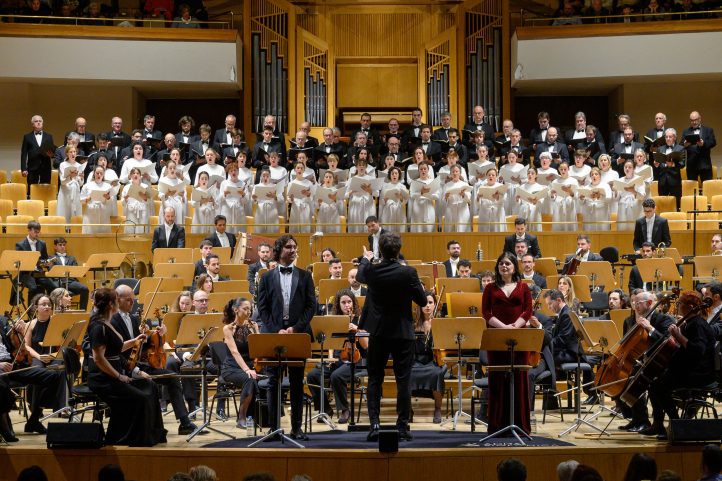 El poder del Orfeón Donostiarra en “Carmina Burana” en Ibermúsica