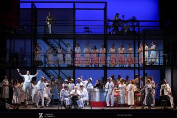 Crítica: Echanove se estrella con el "El bateo" y "La revoltosa"Teatro de la Zarzuela.  “El Bateo”  de F. Chueca y “La Revoltosa” de R. Chapisterías. Orquesta y Coro del Teatro de la Zarzuela. Óliver Díaz, director musical. Juan Echanove, director de escena. Gerardo Bullón, Berna Perles, José Manuel Zapata, Milagros Martín, ... 9 de abril de 2025.