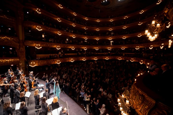 Nadine Sierra, en el Gran Teatre del LiceuObras de Mozart, Donizetti, Verdi, Puccini, Mascagni, Charpentier, Gounod, Chapí, Nieto, Giménez, Velázquez y Bernstein. Nadine Sierra, soprano. Orquesta del Gran Teatre del Liceu. Pablo Mielgo, dirección musical. Gran Teatre del Liceu de Barcelona, 06/04/2025. 